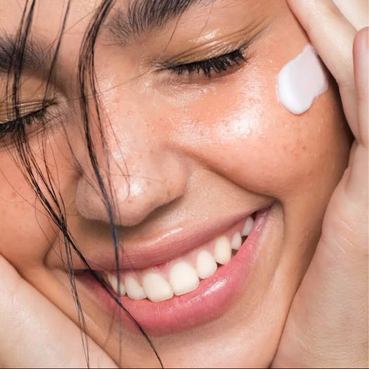 Crema Revitalizante con Ácido Hialurónico